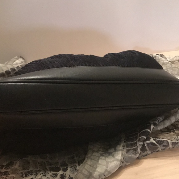 🎉HP🎉 EUC Gucci Jackie O Hobo Bag w/ Black Leather Trim - Picture 5 of 15